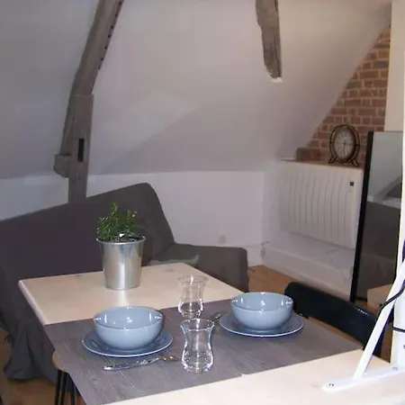 Rennes: 4 Couchages, Proche Commerces, Bus. Rennes